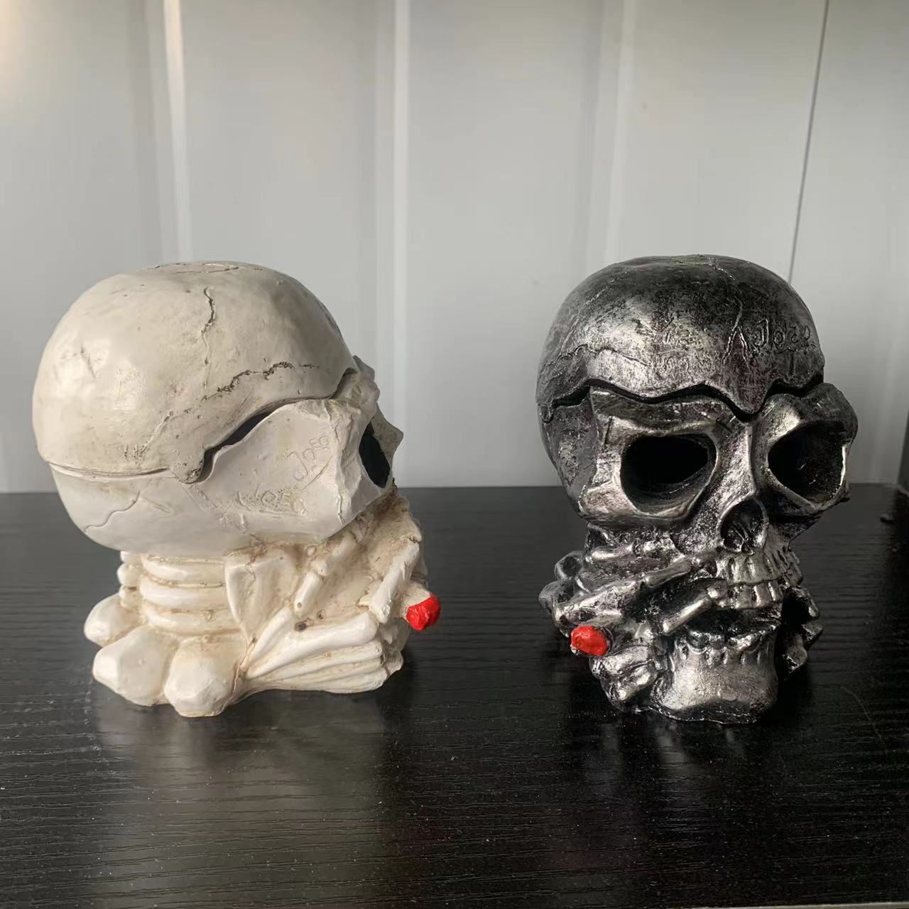 ハロウィン新作ヨーロッパ風アート置物オーナメント骸骨灰皿リビ - Resin Art Gift For Wedding のレビューと価格