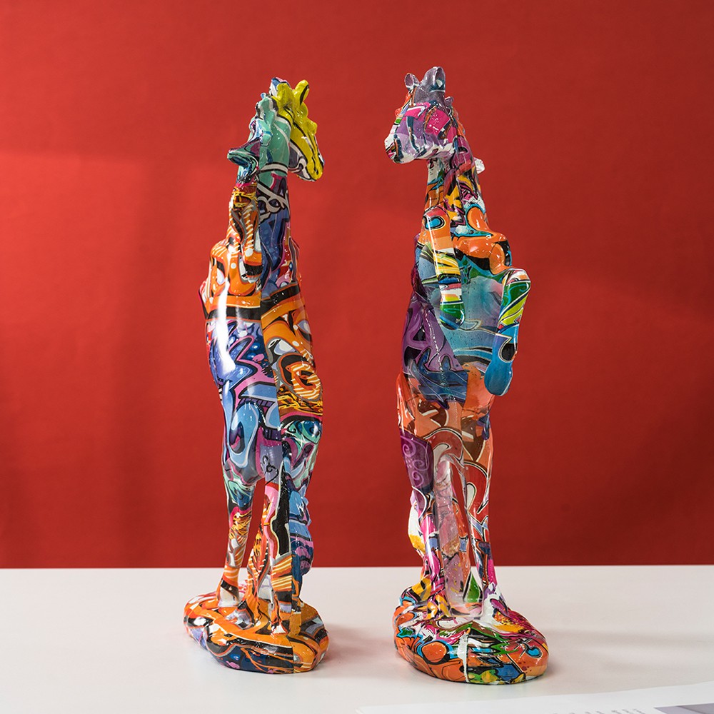馬の彫像の落書き、ポップアート、モダンな装飾品、リビングルー - Resin Art Decoration Items のレビューと価格