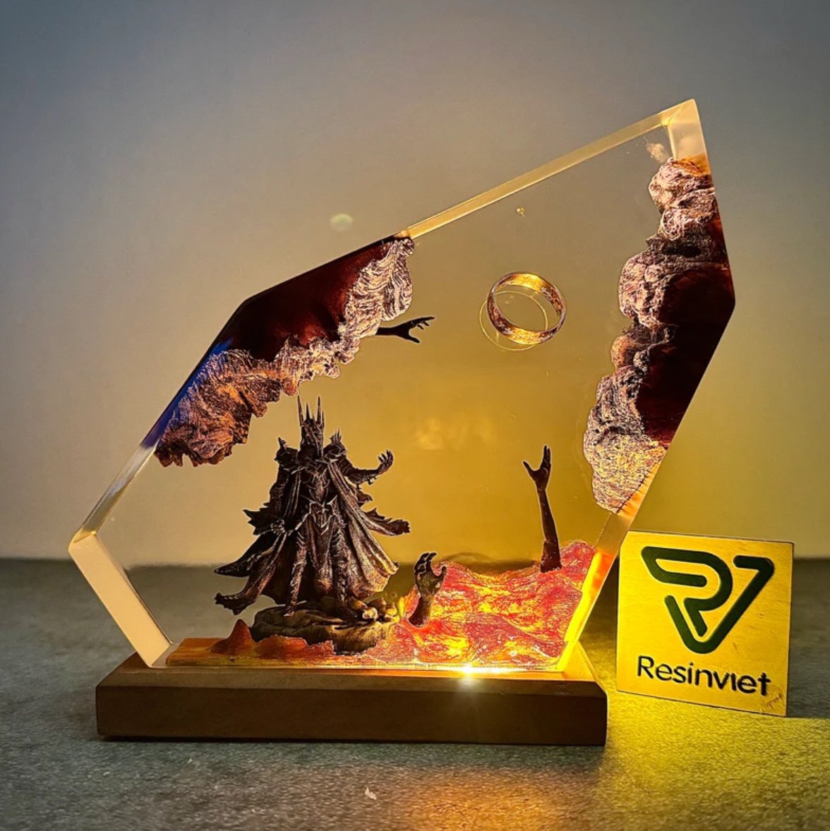 2026年新作 悪魔の王国 生物型樹脂製テーブルライト クリ - Resin Art Decoration Items のレビューと価格