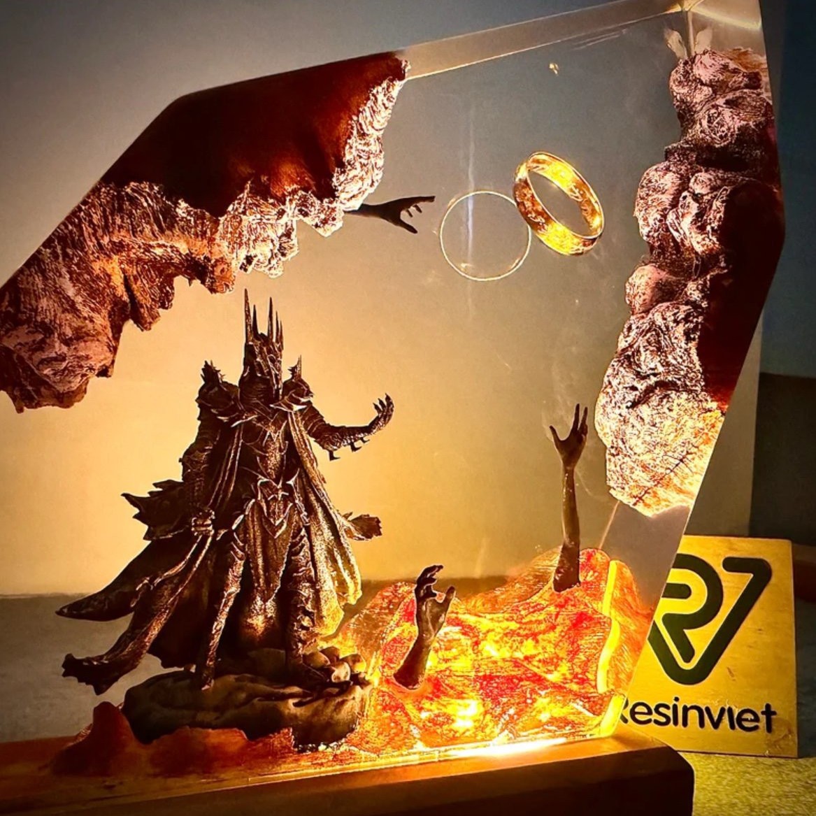 2026年新作 悪魔の王国 生物型樹脂製テーブルライト クリ - Resin Art Decoration Items のレビューと価格