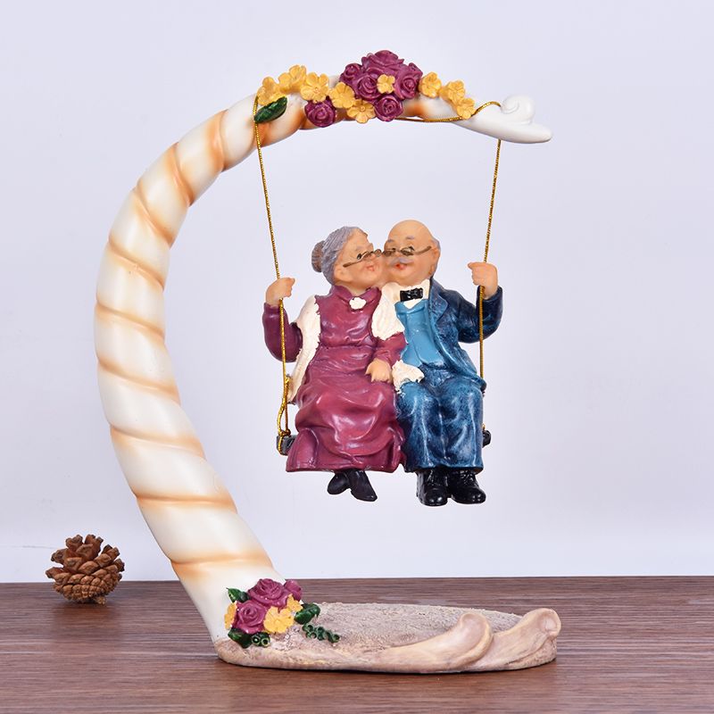 中国のスイング老夫婦樹脂製置物装飾品結婚記念日ギフトホーム寝 - Resin Art Gift For Wedding のレビューと価格