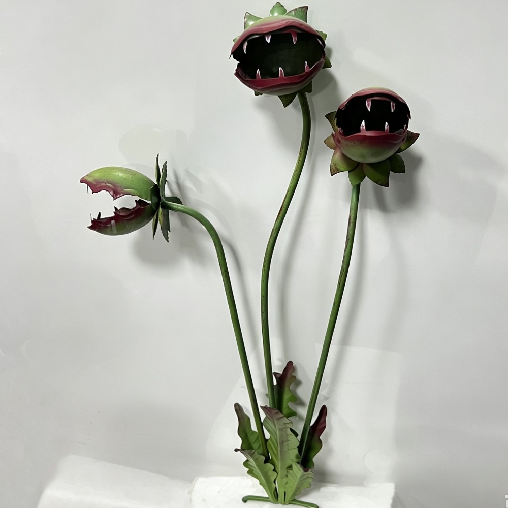 肉食性の花の形をした庭の飾り物、25インチの屋外用面白い大型 - Resin Art Sculptures のレビューと価格