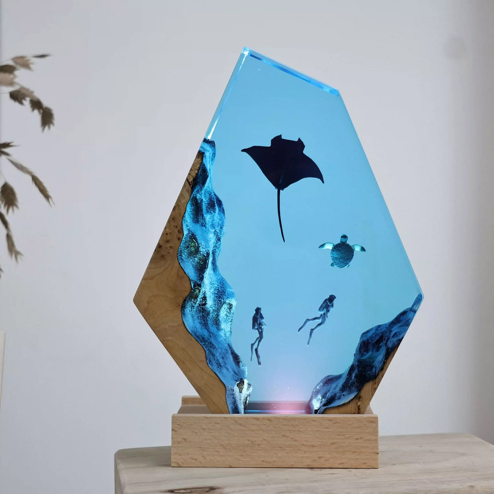 マンタレイナイトランプ海洋テーマ樹脂工芸品ライトオーナメント - Resin Art Decoration Items のレビューと価格