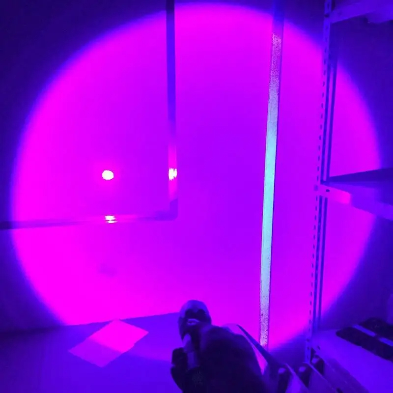 USB充電式ズーム可能なUV懐中電灯、395nmブラックライ - Resin Art Uv Light のレビューと価格